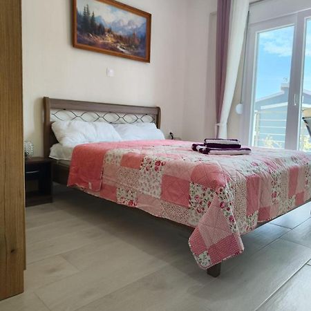 Lilli Deluxe Apartment 니키티 외부 사진